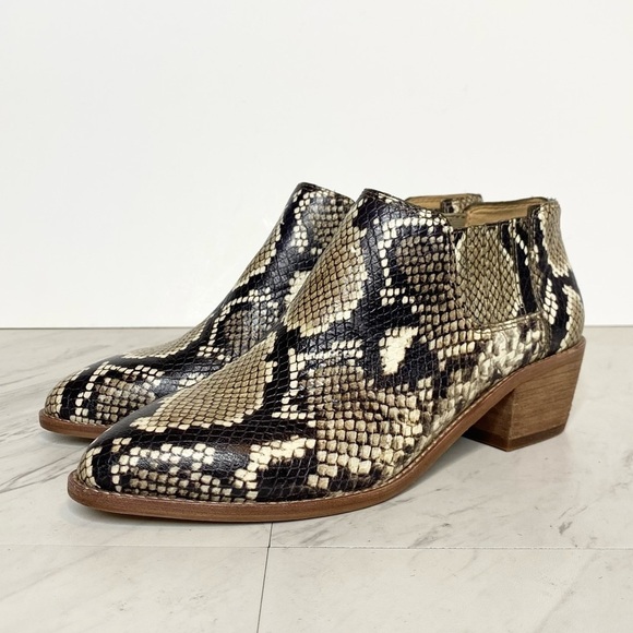 New! Madewell Sonia Low Chelsea Snake Embossed Leather Bootie 6 - Picture 1 of 12